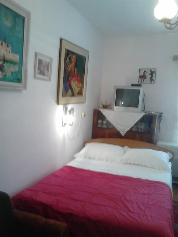 Apartments Bilic Vis Rum bild